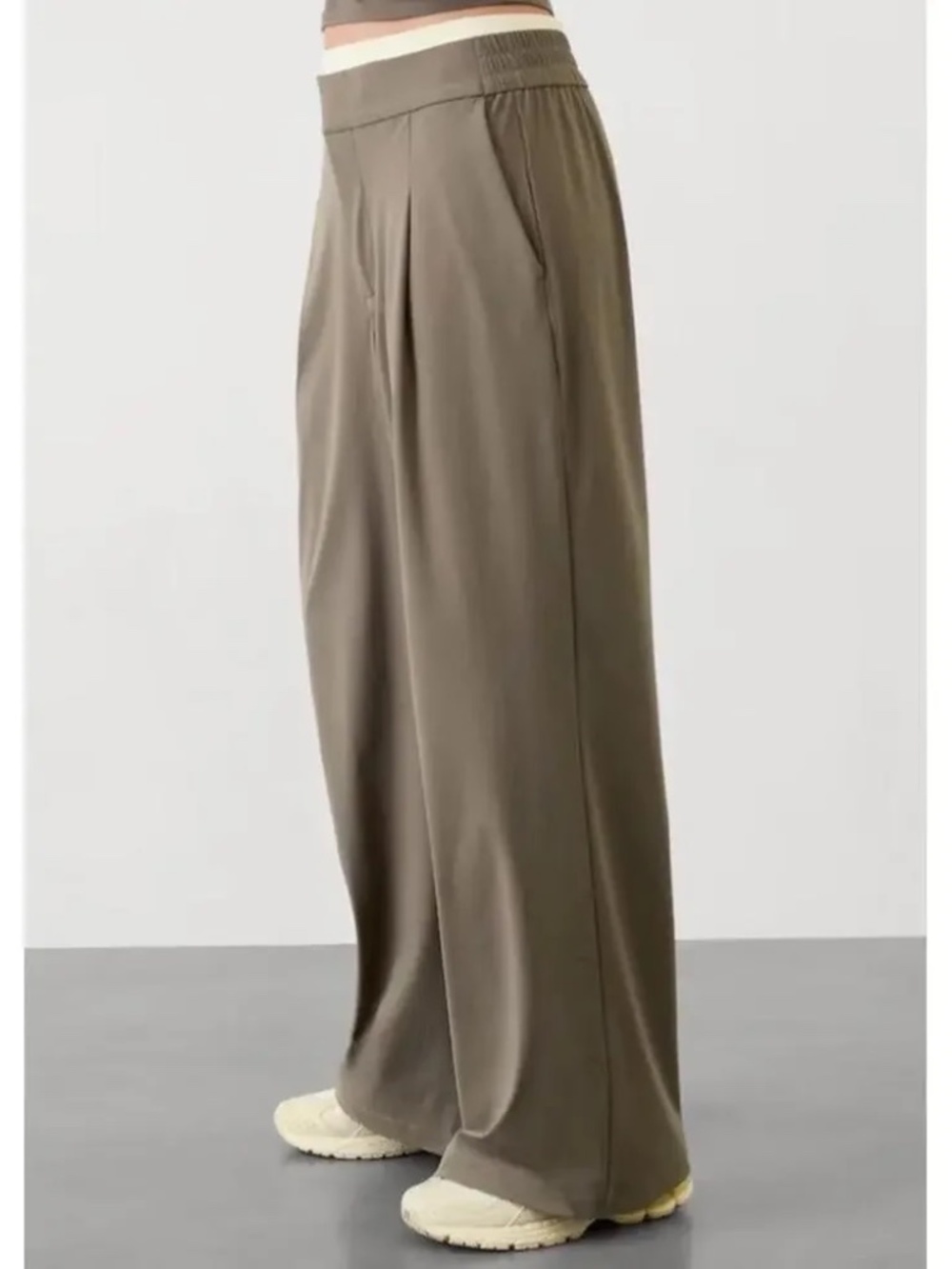 NWT Athleta Pinnacle Trouser - High Rise - Wide Leg - Picture 9 of 12